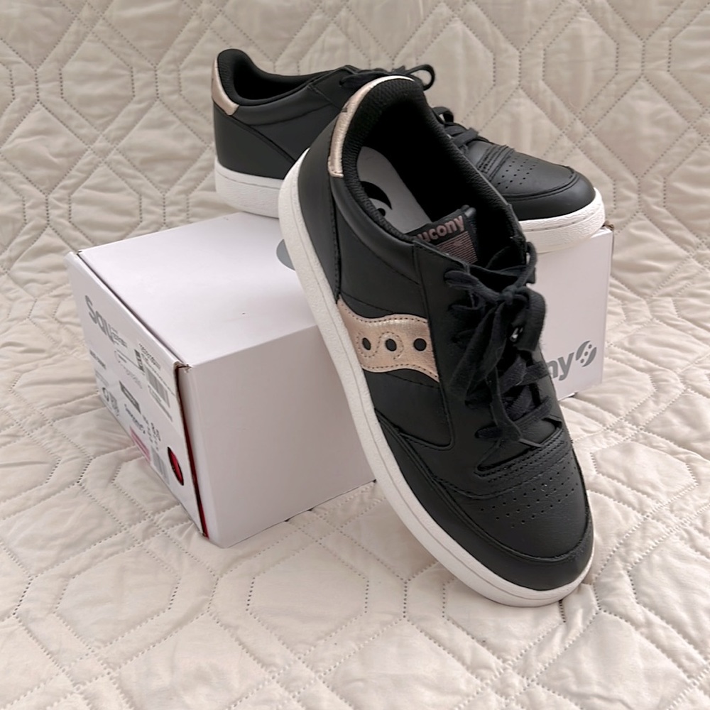 Saucony women’s Jazz Court sneakers